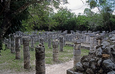Grupo de las Mil Columnas (Halle der Tausend Säulen) - Chichén Itzá