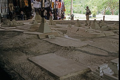 Besucherzentrum: Hochrelief-Karte - Tikal