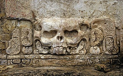 Templo de la Calavera (Totenkopf-Tempel): Stuckschädel - Palenque