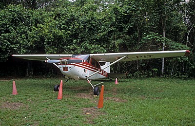 Einmotoriges Flugzeug - Bonampak