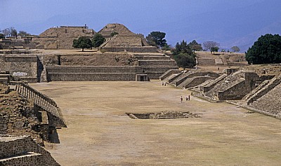Blick von der Plataforma Sur (Südplattform) - Monte Albán
