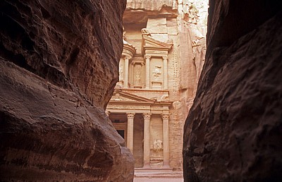 Khazne Firaun (Schatzhaus des Pharao) am Ende des Sik - Petra