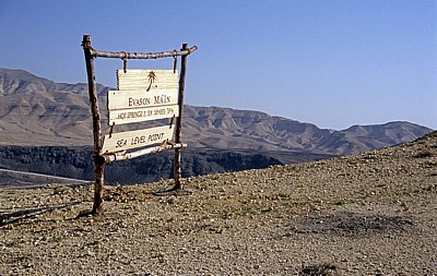 Hinweisschild Sea Level Point - Wadi Zarqa Ma'in