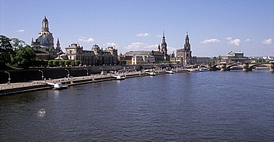Blick von der Carolabrücke auf Elbe und Innere Altstadt - Dresden