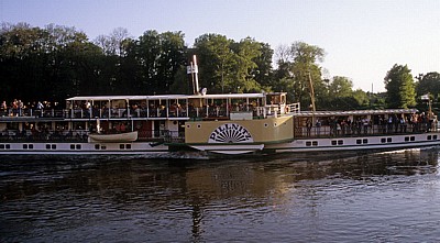 Ausflugsdampfer “Pillnitz“auf der Elbe - Dresden