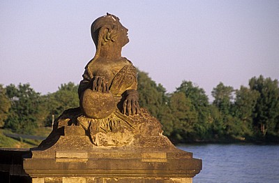 Schloßpark Pillnitz: Wasserpalais - Figur - Dresden