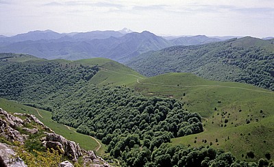 Jakobsweg (Navarrischer Weg): Landschaft - Pyrenäen (F)