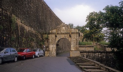 Puerta de Francia (Zumalacárregui) - Pamplona