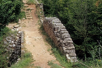 Jakobsweg (Camino Francés): Mittelalterliche Brücke über den Río Salado - Navarra