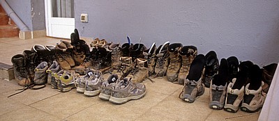 Wanderschuhe beim Auslüften - Torres del Río