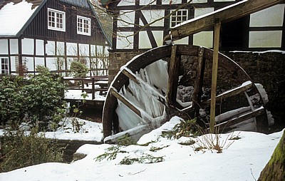 Wassermühle: Vereistes Wasserrad - Bad Essen