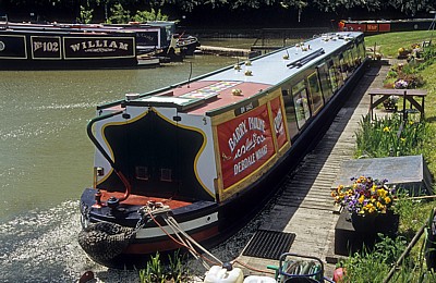 Narrowboats  - Crick
