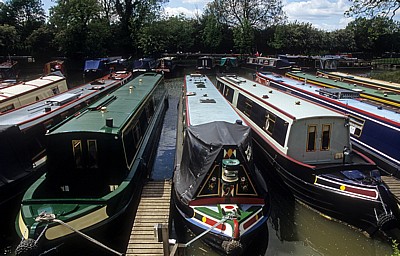 Narrowboats - Crick