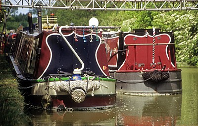 Grand Union Canal Leicester Line: Narrowboats - Crick
