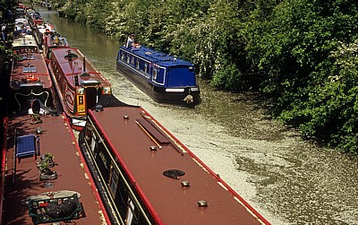 Grand Union Canal Leicester Line: Narrowboats - Crick