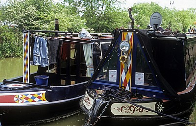 Grand Union Canal Leicester Line: Narrowboats - Crick