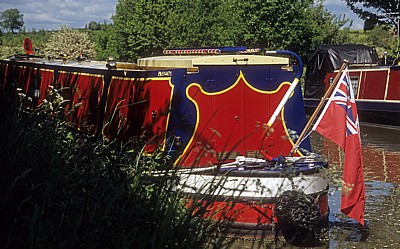 Grand Union Canal Leicester Line: Narrowboats - Crick