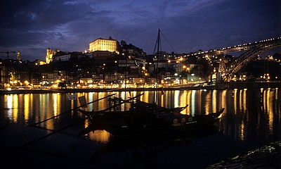 Ribeira bei Nacht. - Vila Nova de Gaia