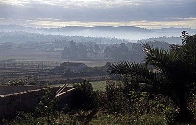 Jakobsweg (Caminho Português): Blick auf Rates - Distrito de Braga
