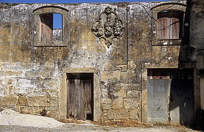 Jakobsweg (Caminho Português): Baufällige Hausfassade - Distrito de Braga
