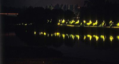 Nächtliche Uferbeleuchtung des Rio Lima - Ponte de Lima