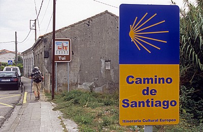 Hinweisschild “Camino de Santiago“ - Tui