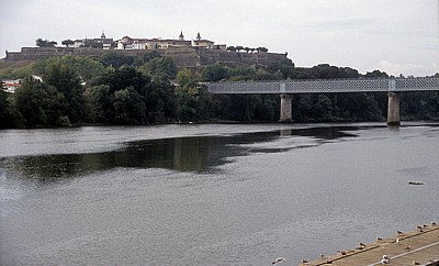 Blick auf die Fortaleza (Festung) Valenças - Tui
