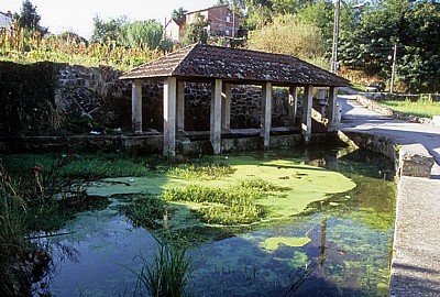 Jakobsweg (Caminho Português): Öffentlicher Waschplatz - Arcade