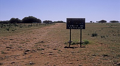 Jakobsweg (Camino Francés): Hinweisschild “Camino de Santiago“ - Matagrande