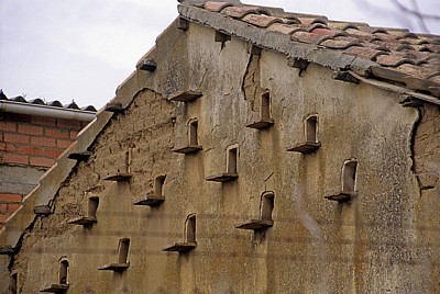 Jakobsweg (Camino Francés): Giebel eines Palomares (Taubenhaus) - Boadilla del Camino