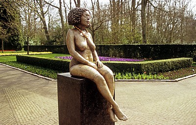 Keukenhof: Bronzeskulptur (nackte Frau)  - Lisse