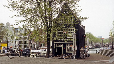 Jodenbreestraat: Sluishuis - Amsterdam
