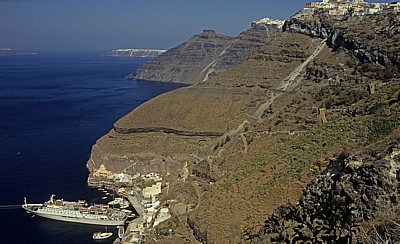 Treppenweg vom alten Hafen nach Fira - Fira