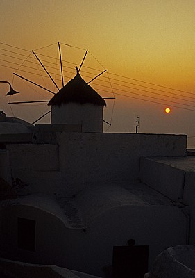 Windmühle bei Sonnenuntergang - Oia