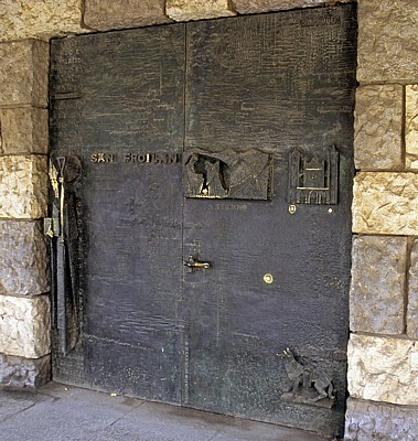 Jakobsweg (Camino Francés): Santuario de la Virgen del Camino - Tür - Virgen del Camino