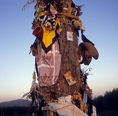 Jakobsweg (Camino Francés): Cruz de Ferro – Von Pilgern abgelegte Gegenstände - Montes de León