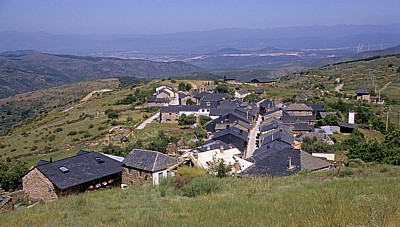 Jakobsweg (Camino Francés): Blick auf El Acebo - Castilla y León