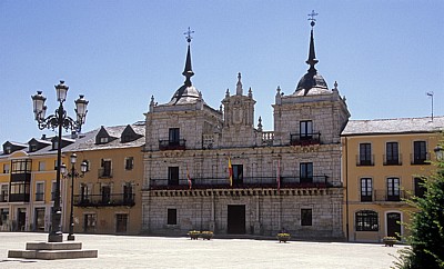 Jakobsweg (Camino Francés): Plaza del Ayuntamiento – Ayuntamiento (Rathaus) - Ponferrada
