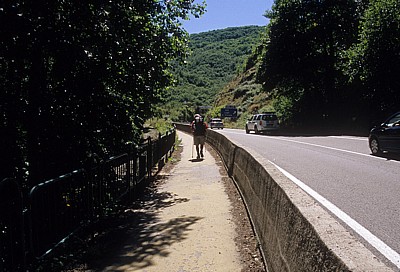 Jakobsweg (Camino Francés): Pilger an der N-VI - Castilla y León