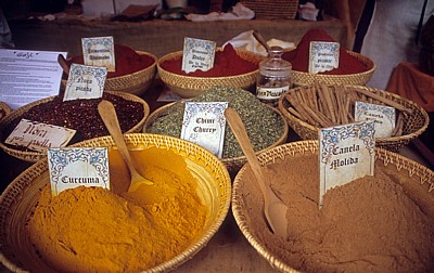 Altstadt: Praza da Quintana – Mittelalterlicher Markt: Gewürze - Santiago de Compostela