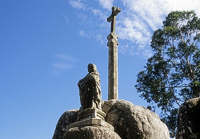 Jakobsweg (Caminho Português): Santiaguiño do Monte – Jakobsstatue und Kreuz - Padrón