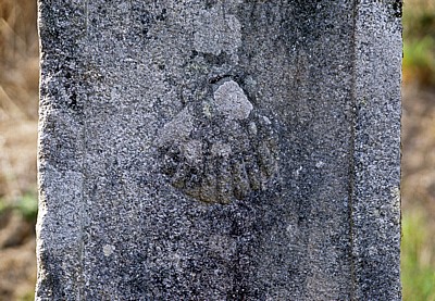 Jakobsweg (Caminho Português): Santiaguiño do Monte – Säule mit Jakobsmuschel - Padrón