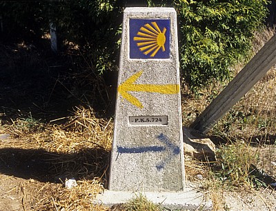 Jakobsweg (Caminho Português): Zwischen Milladoíro und Santiago - Camino-Wegstein - Galicia
