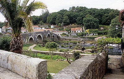 Jakobsweg (Camino a Fisterra): Ponte Maceira (Mittelalterliche Brücke) - Ponte Maceira