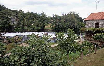 Jakobsweg (Camino a Fisterra): Blick auf den Río Tambre - Ponte Maceira