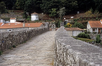 Jakobsweg (Camino a Fisterra): Ponte Maceira (Mittelalterliche Brücke) - Ponte Maceira