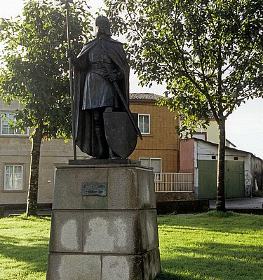 Jakobsweg (Camino Francés): Denkmal – El Templario Peregrino (Templerpilger) - Santiago de Compostela