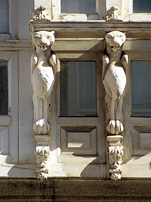 Rúa da Virxe da Cerca: Fries mit Tiergestalten - Santiago de Compostela