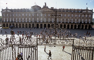 Plaza del Obradoiro mit dem Pazo de Raxoi (Concello de Santiago, Rathaus)  - Santiago de Compostela
