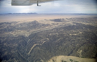 Flug über die Namib: Mondlandschaft - Namib